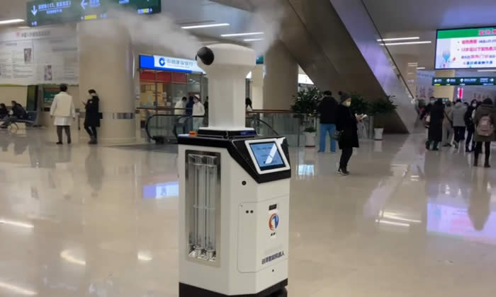 山東醫院消毒機器人殺毒實景圖片