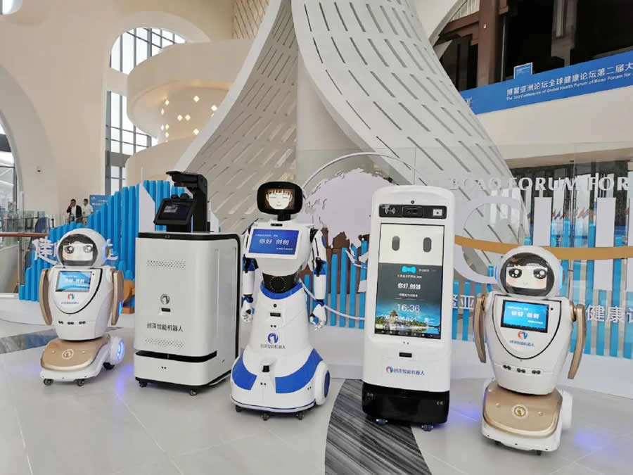 創澤消毒機器人及多款智能機器人亮相博鼇亞洲論壇第二屆全球健康博覽會