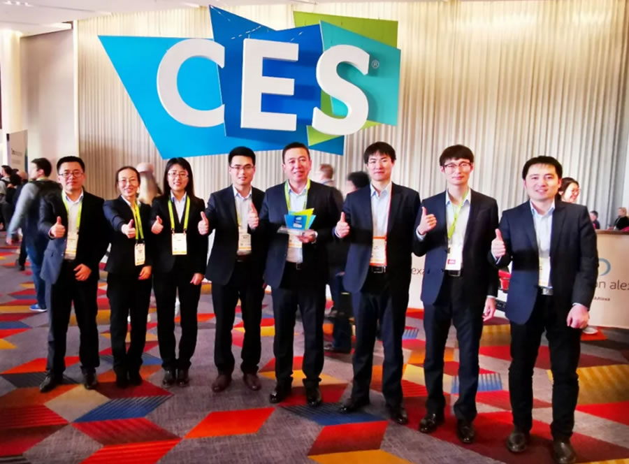 創澤機器人團隊在CES上領取大獎